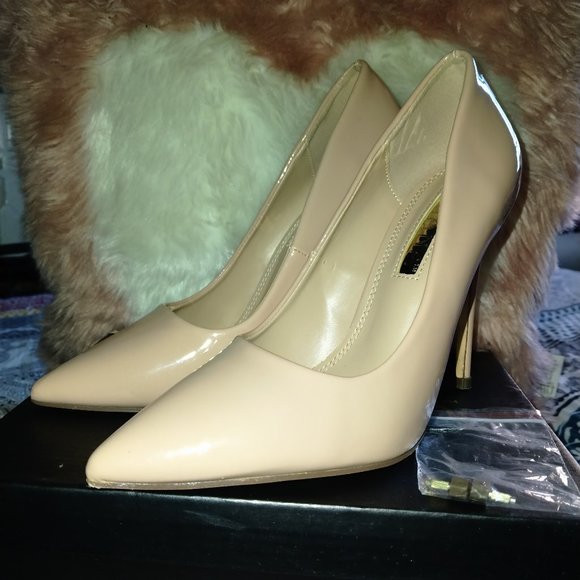 Liliana Patten Leather Nude pumps Size 6.5 - Picture 1 of 7